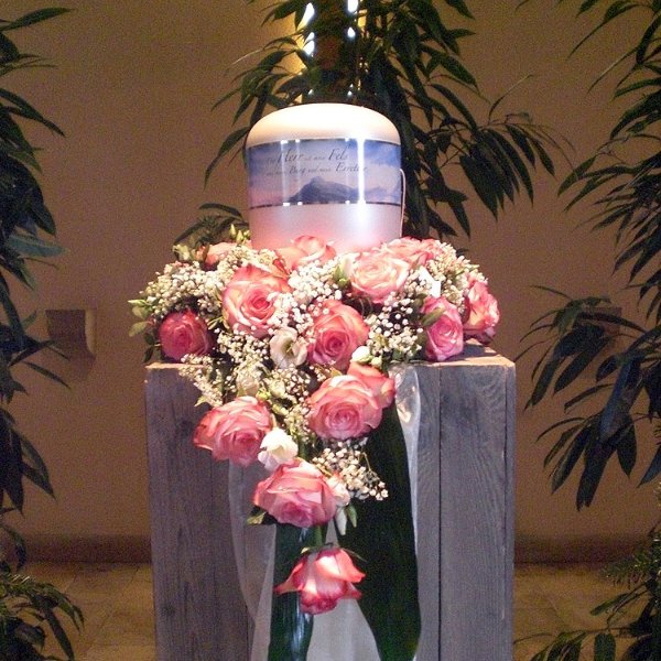Urnenschmuck rosa Rosen, Eustomen, Schleierkraut Bild 1