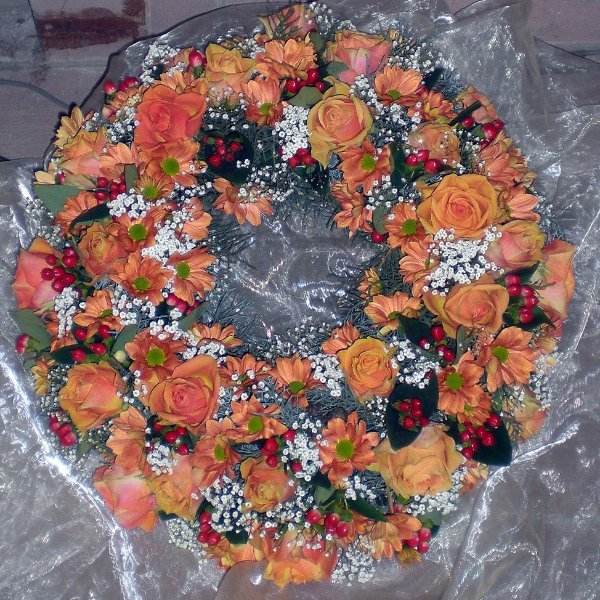 Trauerkranz apricot-weiß, Rosen, Chrysanthemen Bild 1